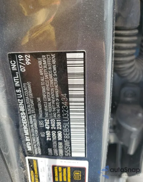 2020 Mercedes-Benz C 300 4Matic z USA, uszkodzony, nr VIN 55SWF8EB5LU323434